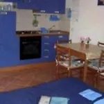 아파트 Airport-Blue Pool-Free Check In Shuttle -Air Cond-Wi Fi-Wash Machine-Parking-All Included In Price